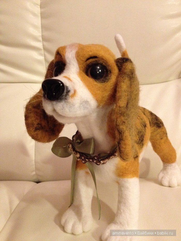 Эту милую игрушку не положишь на подушку. Знать, пример взяла с лошадки: стоя спать, а не в кроватке! Мои игрушки валянием