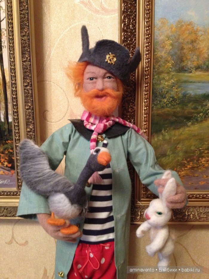 Эту милую игрушку не положишь на подушку. Знать, пример взяла с лошадки: стоя спать, а не в кроватке! Мои игрушки валянием