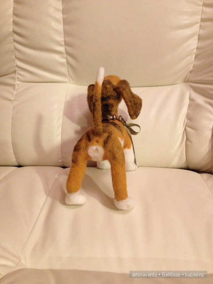 Эту милую игрушку не положишь на подушку. Знать, пример взяла с лошадки: стоя спать, а не в кроватке! Мои игрушки валянием