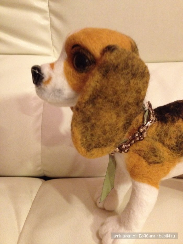Эту милую игрушку не положишь на подушку. Знать, пример взяла с лошадки: стоя спать, а не в кроватке! Мои игрушки валянием