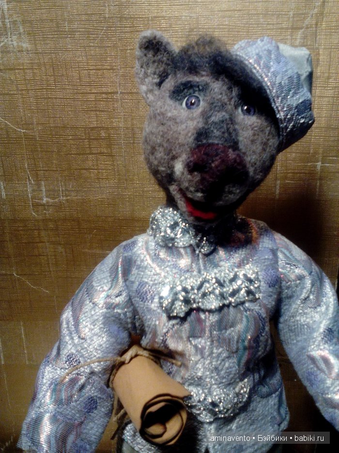 Эту милую игрушку не положишь на подушку. Знать, пример взяла с лошадки: стоя спать, а не в кроватке! Мои игрушки валянием