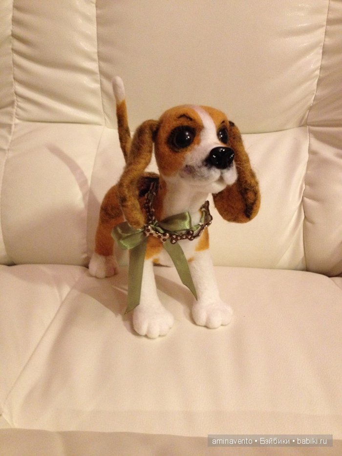 Эту милую игрушку не положишь на подушку. Знать, пример взяла с лошадки: стоя спать, а не в кроватке! Мои игрушки валянием