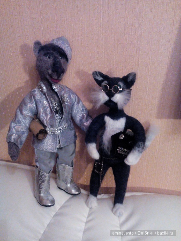 Эту милую игрушку не положишь на подушку. Знать, пример взяла с лошадки: стоя спать, а не в кроватке! Мои игрушки валянием