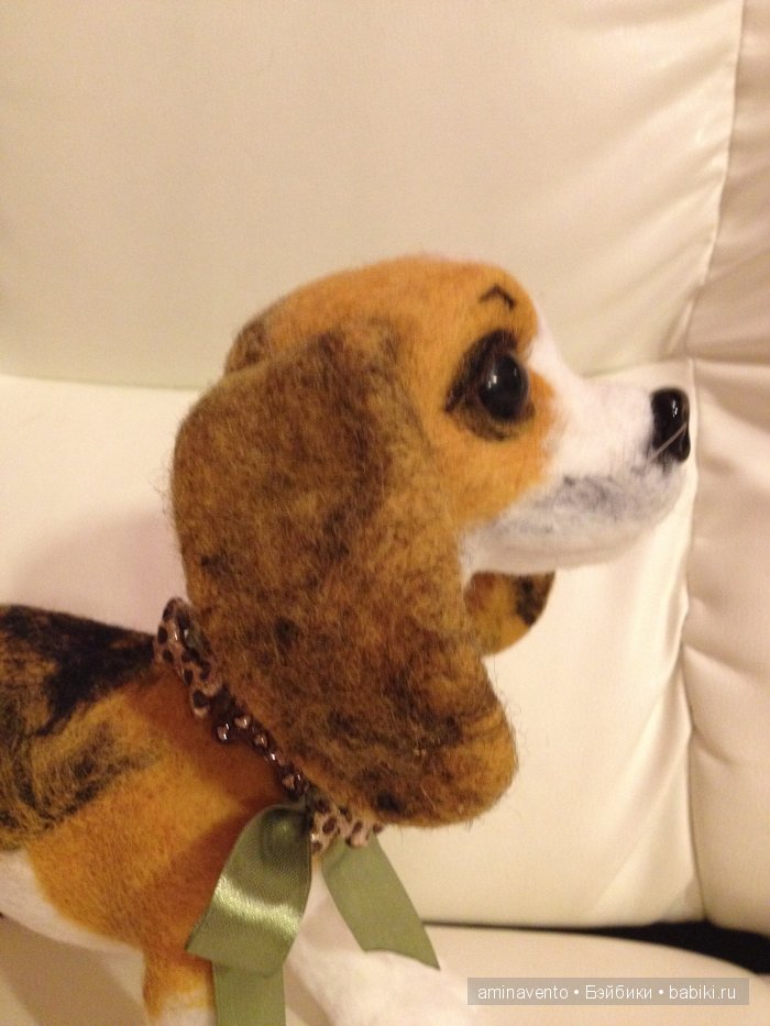 Эту милую игрушку не положишь на подушку. Знать, пример взяла с лошадки: стоя спать, а не в кроватке! Мои игрушки валянием