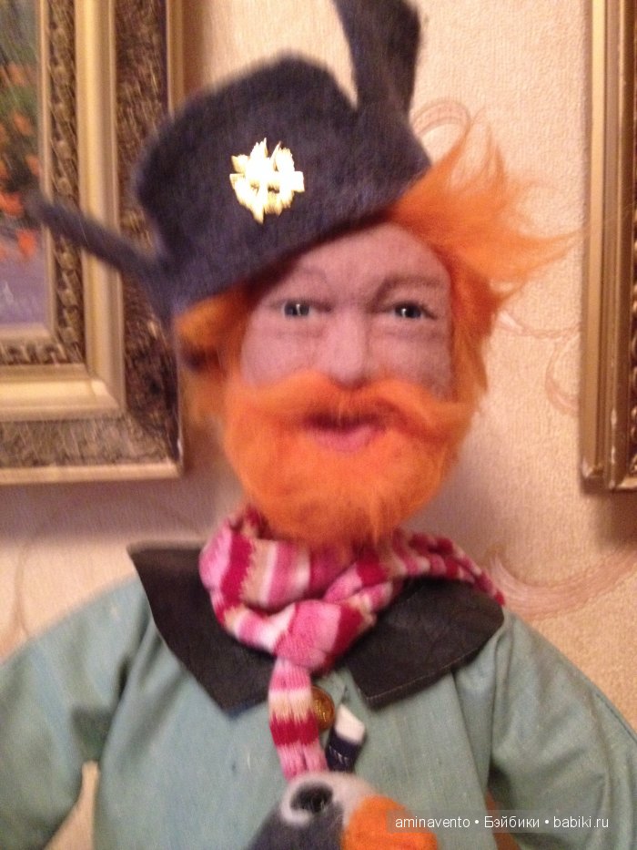 Эту милую игрушку не положишь на подушку. Знать, пример взяла с лошадки: стоя спать, а не в кроватке! Мои игрушки валянием