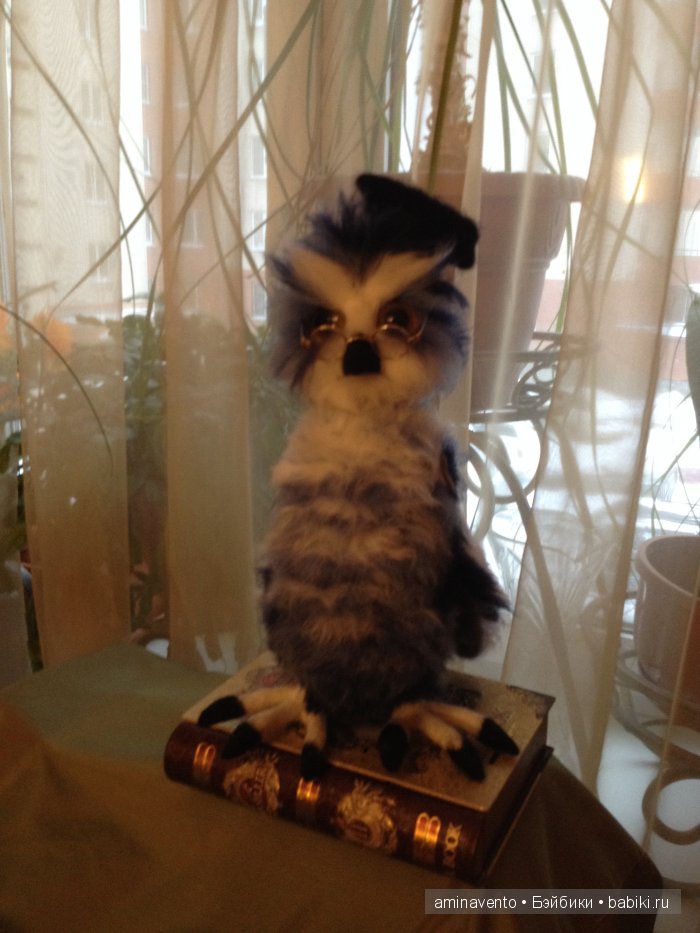 Эту милую игрушку не положишь на подушку. Знать, пример взяла с лошадки: стоя спать, а не в кроватке! Мои игрушки валянием