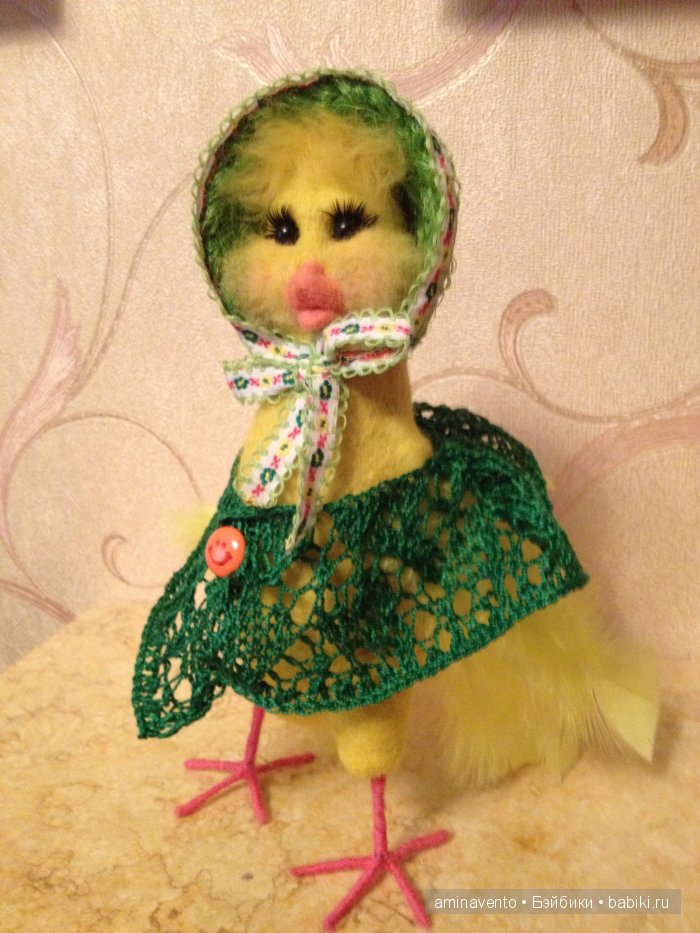 Эту милую игрушку не положишь на подушку. Знать, пример взяла с лошадки: стоя спать, а не в кроватке! Мои игрушки валянием