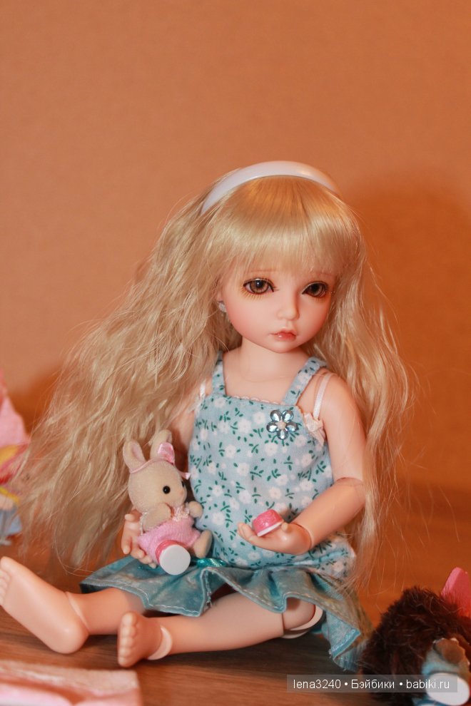 Надо ботиночек надеть. Надо ботиночек надеть.