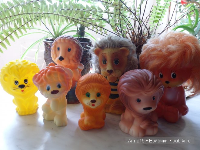 Коллекция игрушек детства