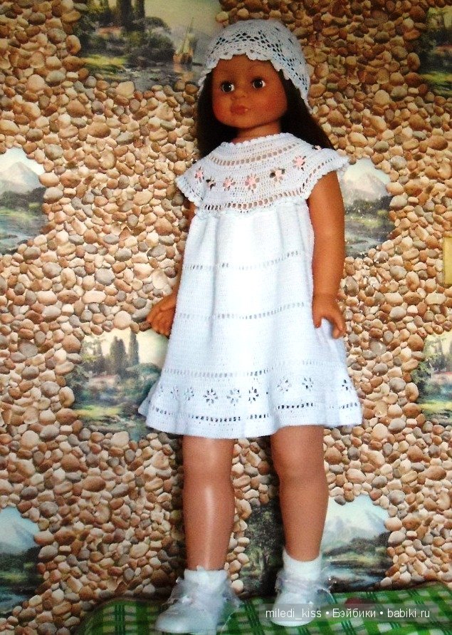 Любимый цвет - белый! Платье для большой куклы