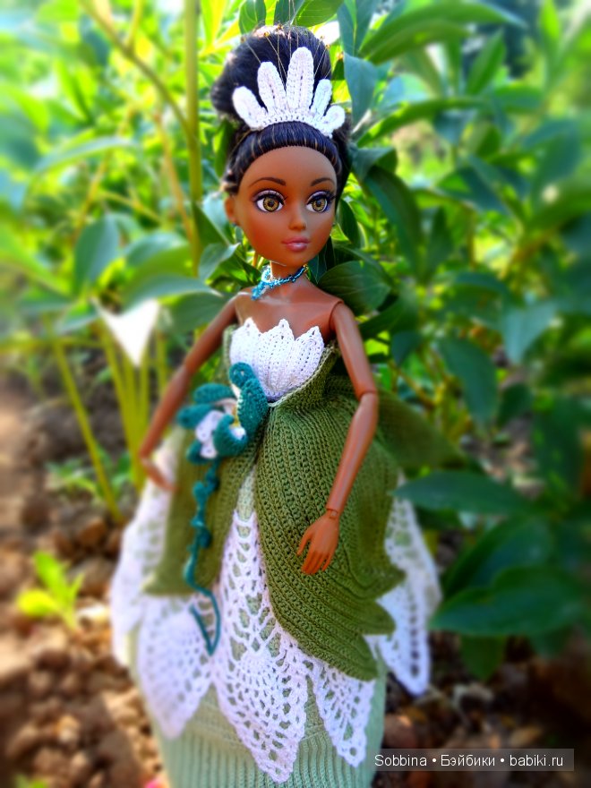 Тиана, Мокси Тинз