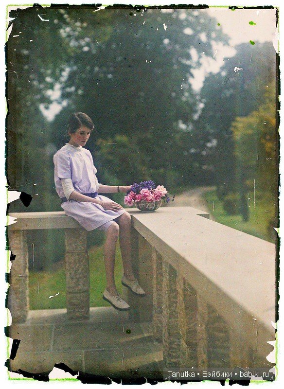 Девочки и цветы. Цветная фотосессия начала ХХ-го века