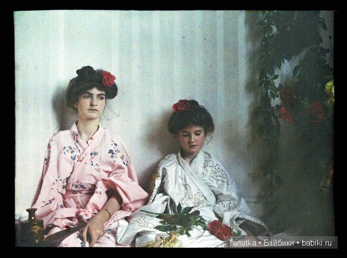 Девочки и цветы. Цветная фотосессия начала ХХ-го века