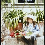 Девочки и цветы. Цветная фотосессия начала ХХ-го века.