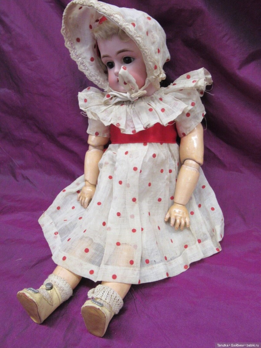 Polka-dot или антикварные куклы и ткань в горошек