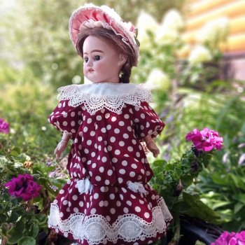 Polka-dot или антикварные куклы и ткань в горошек