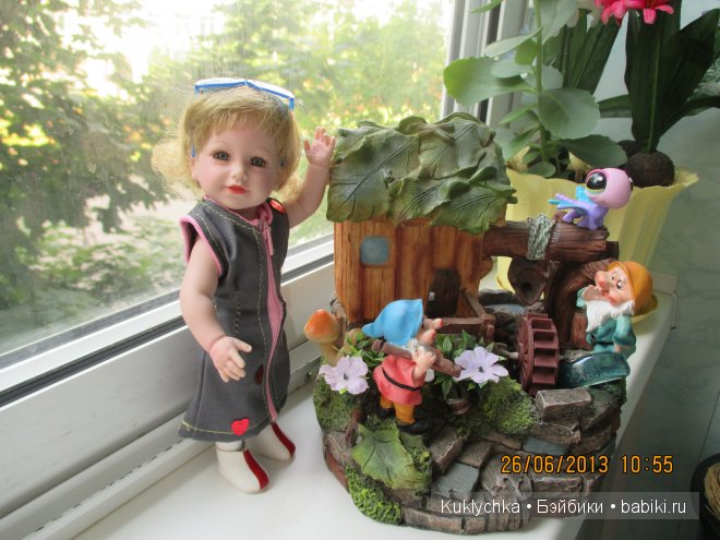 Лиза осваивает балкон