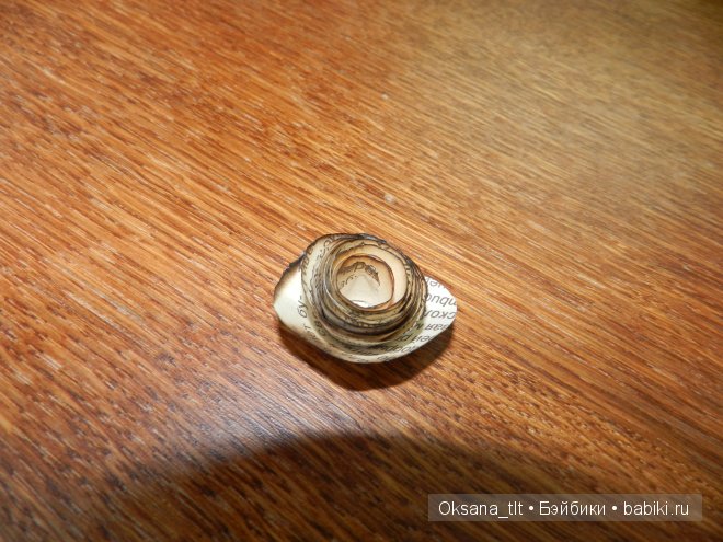 Мастер класс по изготовлению цветов из газет (фото 8)