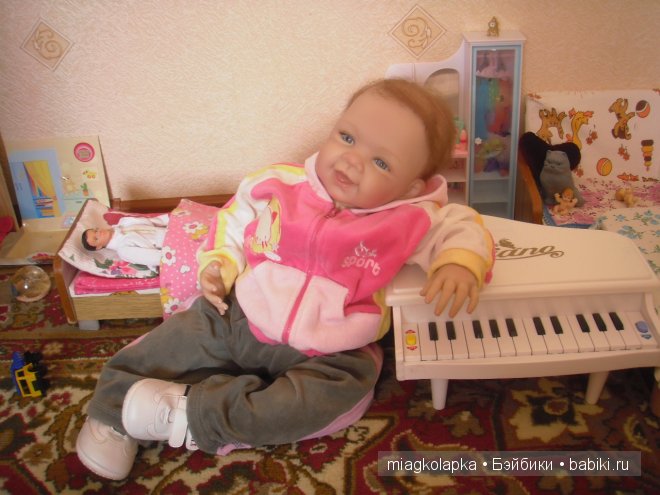 Улыбнулик в обновках.Pretty in Pink от Ashton Drake