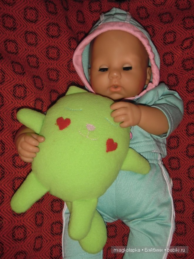 Сплюшки-игрушки на дочкиной подушке