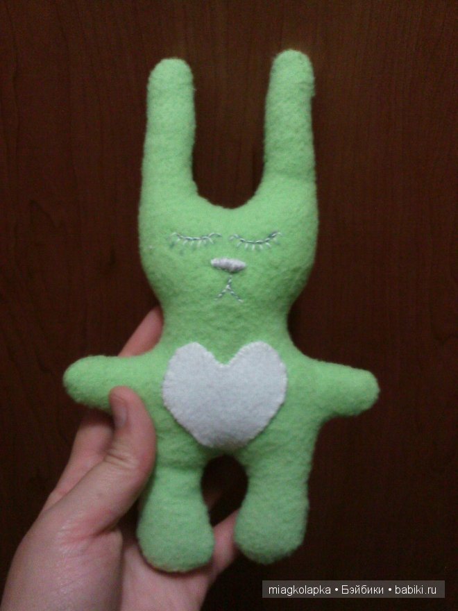 Сплюшки-игрушки на дочкиной подушке (фото 5)