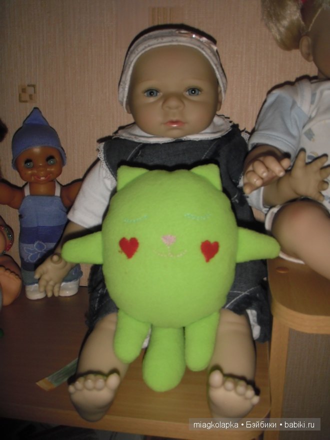 Сплюшки-игрушки на дочкиной подушке (фото 8)