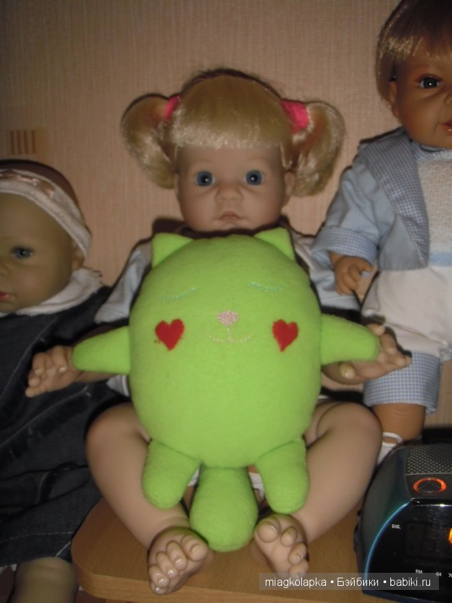 Сплюшки-игрушки на дочкиной подушке (фото 9)