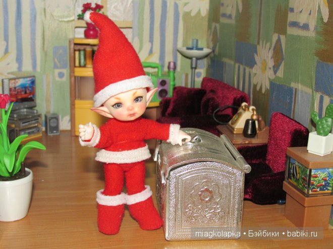 Санта-Санька,Новый Год и....кто спрятался в сундуке