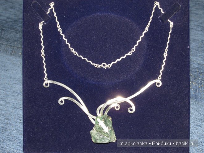 Колье к ежегодной городской художественной выставке