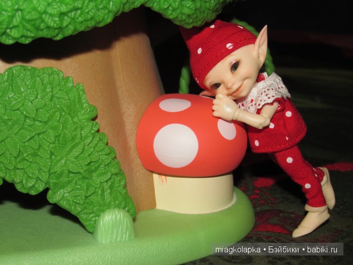 Снежный котинька и Царь Мухоморов. Новогодние наряды