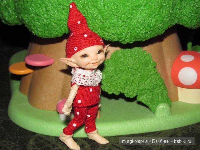 Снежный котинька и Царь Мухоморов. Новогодние наряды