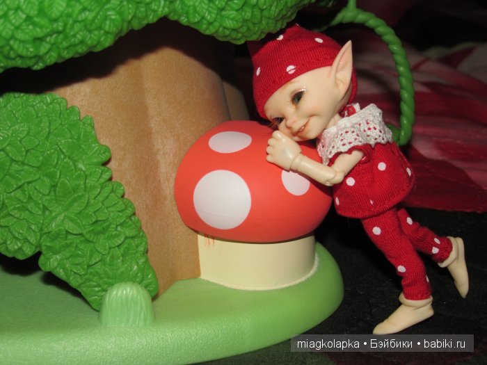 Снежный котинька и Царь Мухоморов. Новогодние наряды