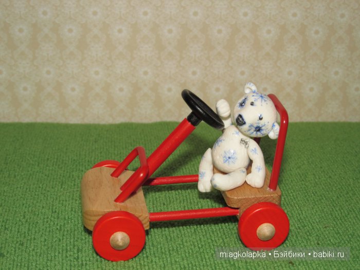 Конец августа...Снежинка на ладони