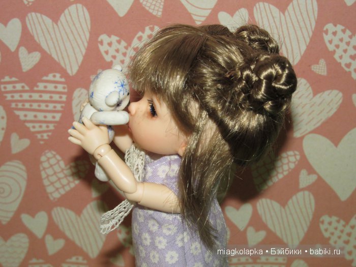 Конец августа...Снежинка на ладони