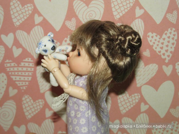 Конец августа...Снежинка на ладони