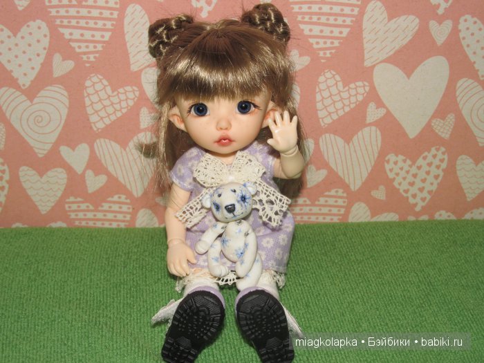 Конец августа...Снежинка на ладони