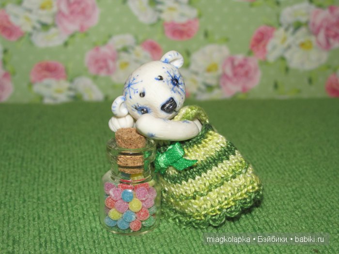 Конец августа...Снежинка на ладони