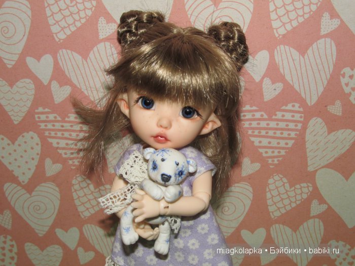 Конец августа...Снежинка на ладони