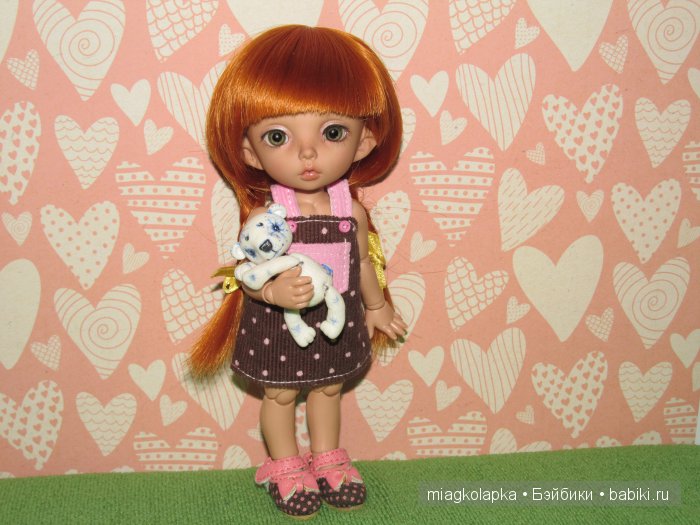 Конец августа...Снежинка на ладони