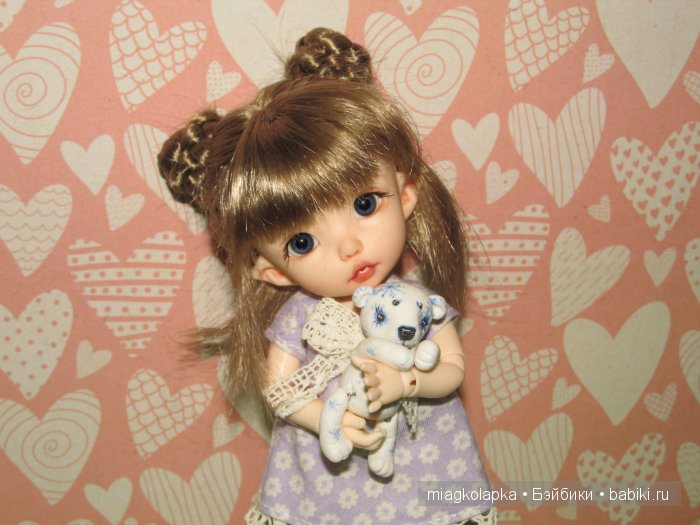 Конец августа...Снежинка на ладони