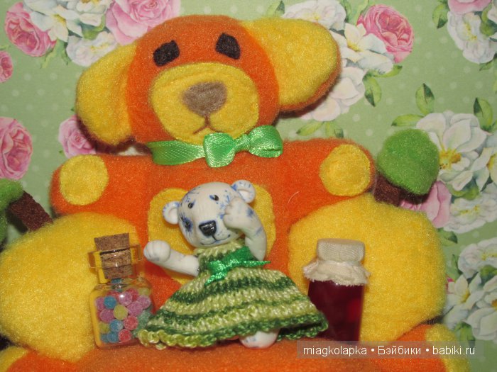 Конец августа...Снежинка на ладони