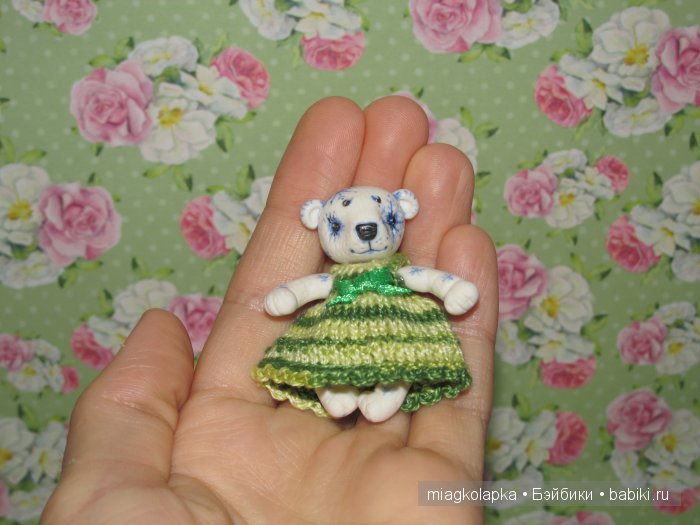 Конец августа...Снежинка на ладони