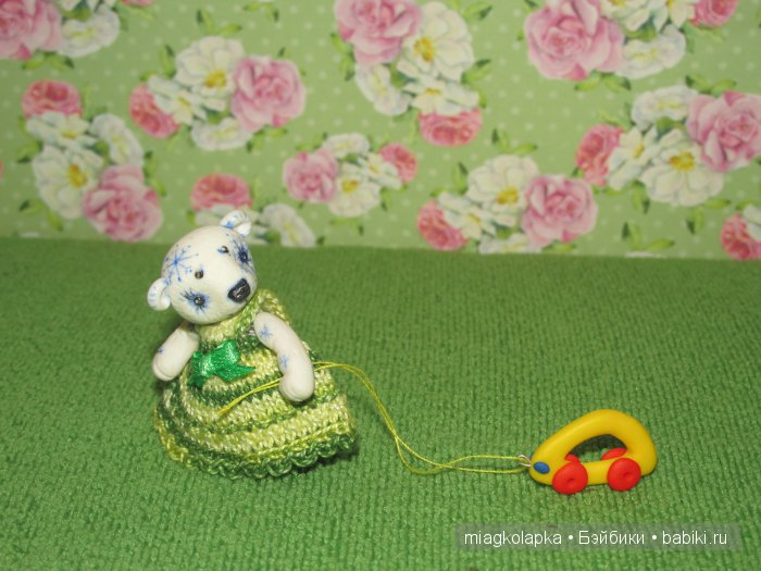 Конец августа...Снежинка на ладони