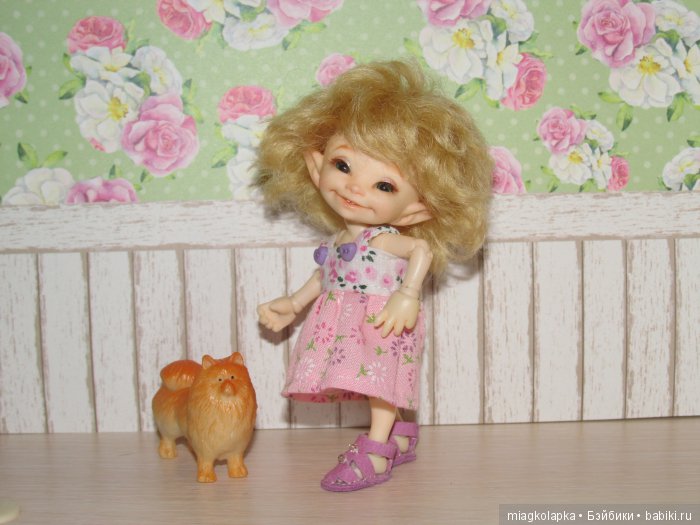 А за ними сандалики на воздушном шарике