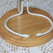 Стенд для кукол из массива дуба. Для кукол от маленького до большого размера.