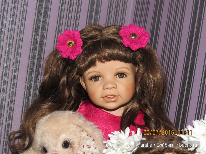 фарфоровая кукла Моники Левинг