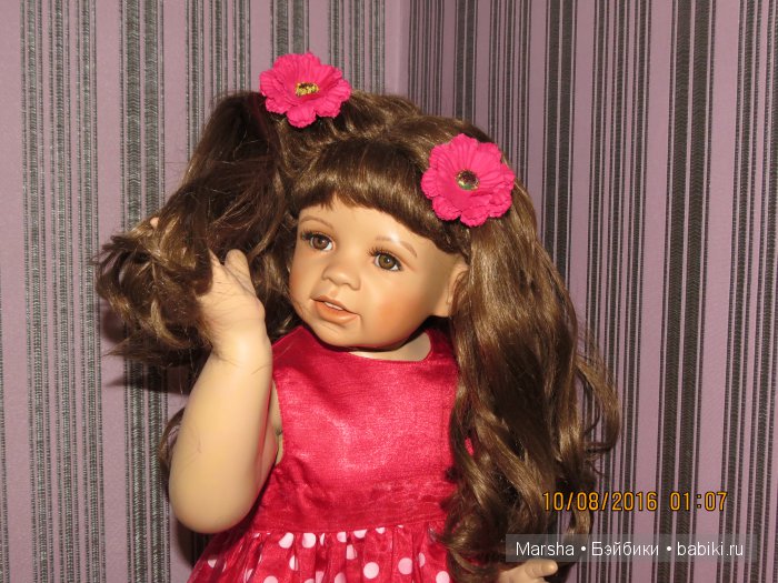 фарфоровая кукла Моники Левинг