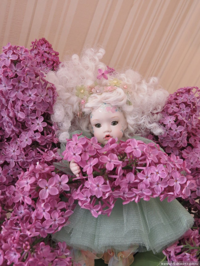 А вы помните чем пахнет май? Неожиданно, в ноябре то, но в мае пахнет чудесно, погреемся на солнышке