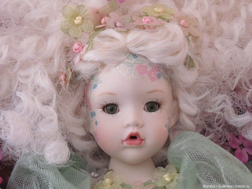 А вы помните чем пахнет май? Неожиданно, в ноябре то, но в мае пахнет чудесно, погреемся на солнышке