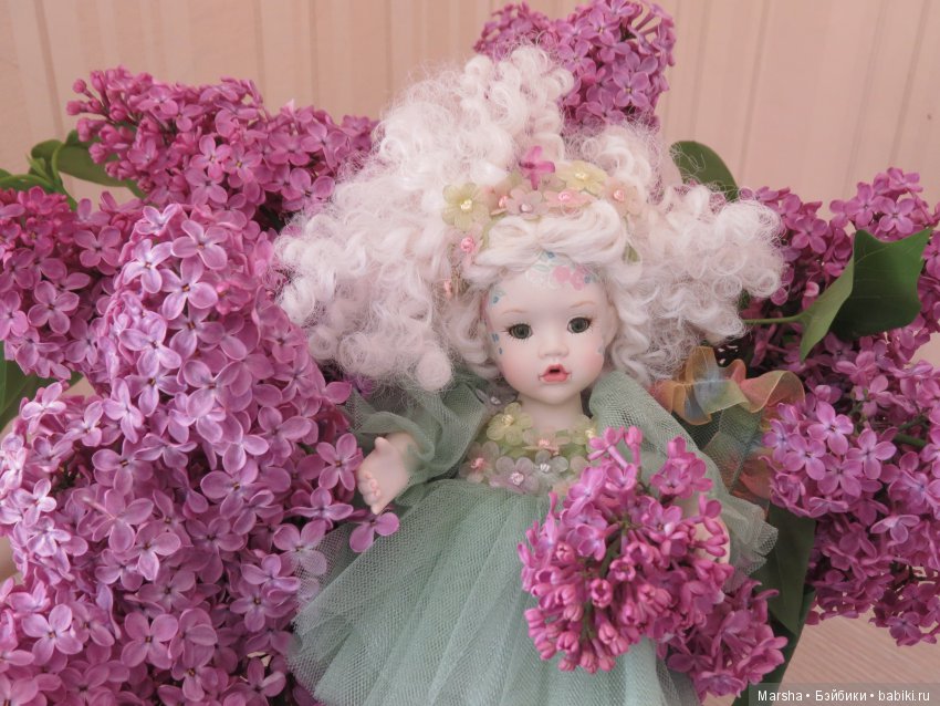 А вы помните чем пахнет май? Неожиданно, в ноябре то, но в мае пахнет чудесно, погреемся на солнышке